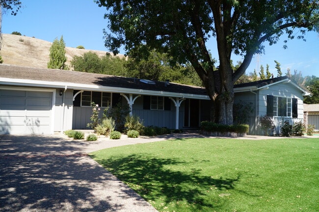 Building Photo - 261 Rheem Blvd Rental