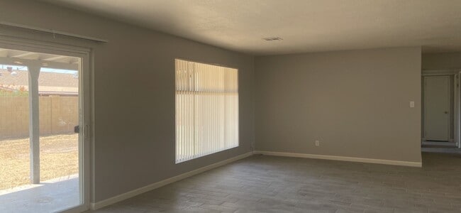 Photo - 2024 N 81st Pl