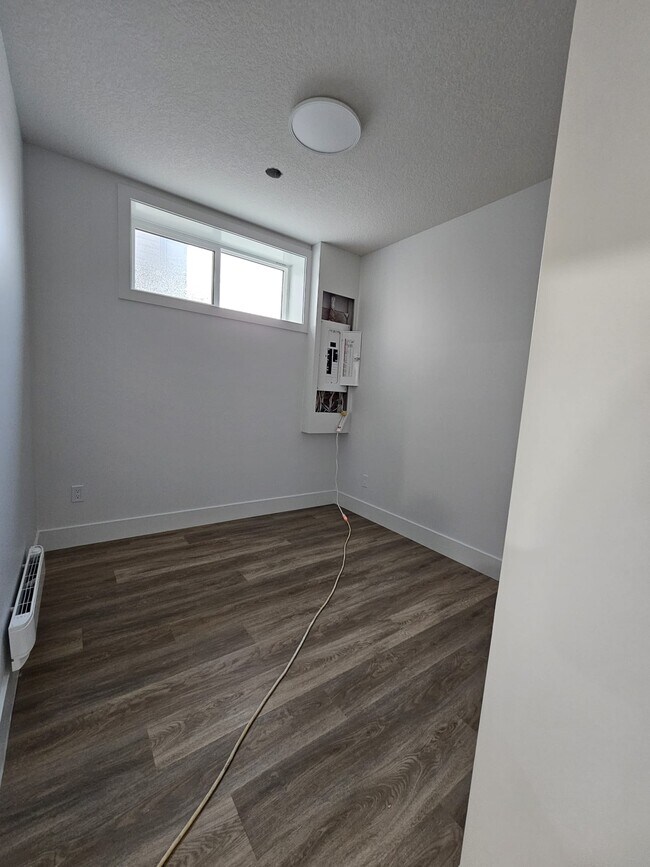 Photo - 699 Underhill Rd