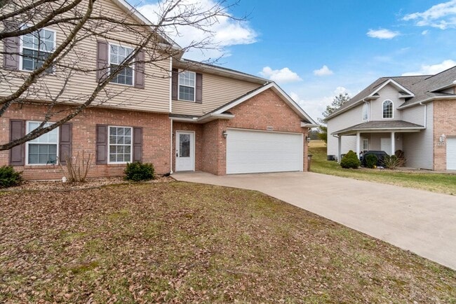 Photo - Spacious Duplex in Cape