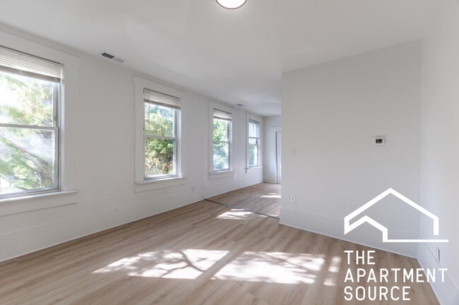 Photo - 2301 N Leavitt St Unit CH1R