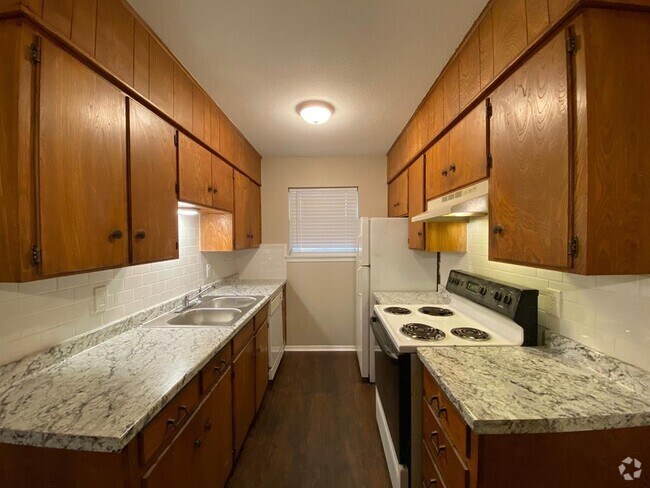 Building Photo - 1107 N Locust St Rental