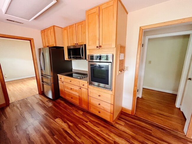 Photo - 307 Cork Dr