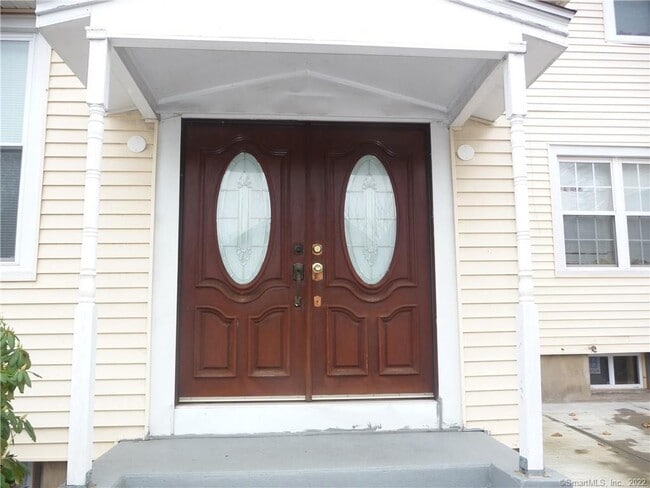 Building Photo - 1 Eastview St Unit FRONT