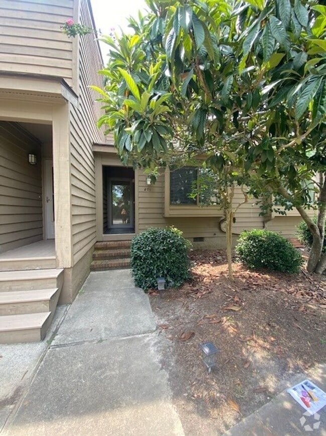 Building Photo - Welcome to this stunning 2-bedroom, 2-bath... Rental