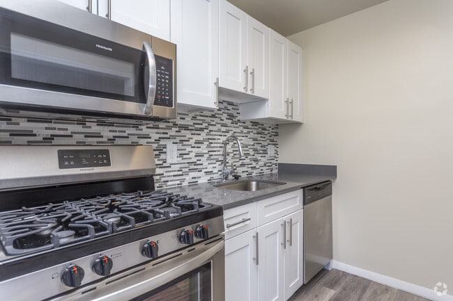 Building Photo - Cityside Huntington Metro Rental