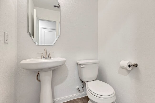 Photo - 1976 Rd 5714