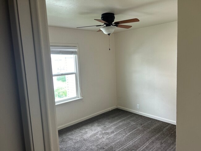 Photo - 502 Gladstone St