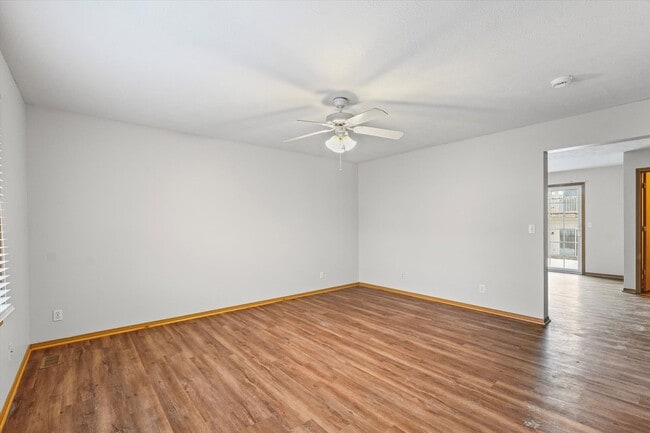 Photo - Modern Comfort & Space