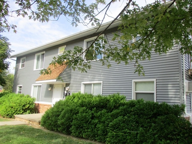 Building Photo - 202 W Shelbourne Dr