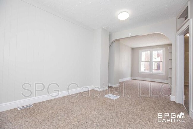 Photo - 653 W College Ave