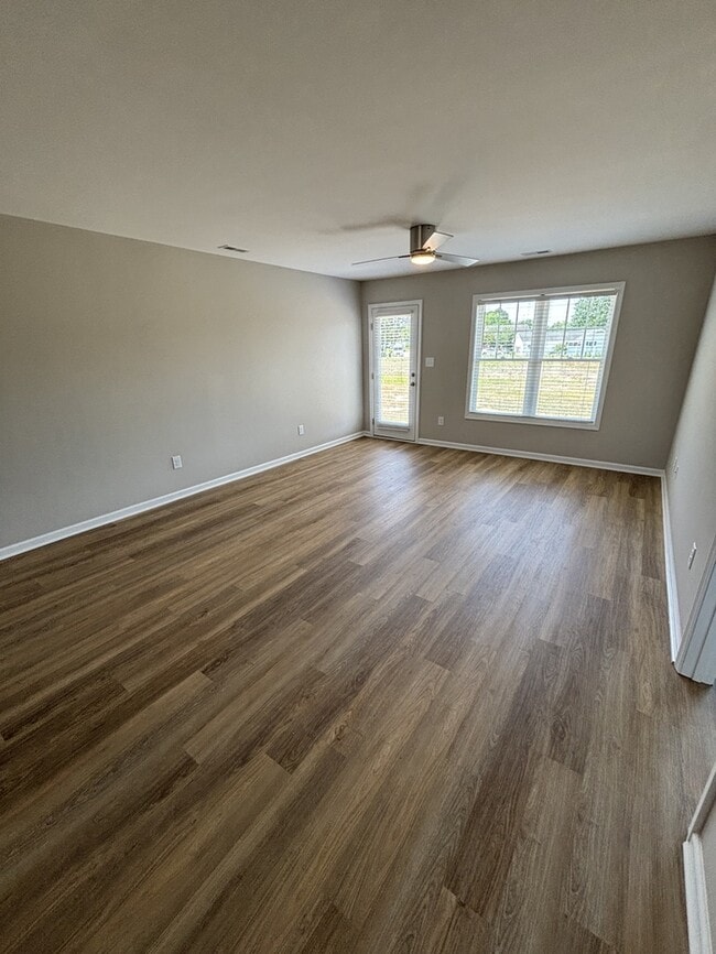 Photo - 107 Berkshire Cir