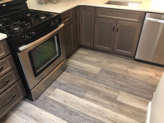 Photo - 104 Kendall Ln