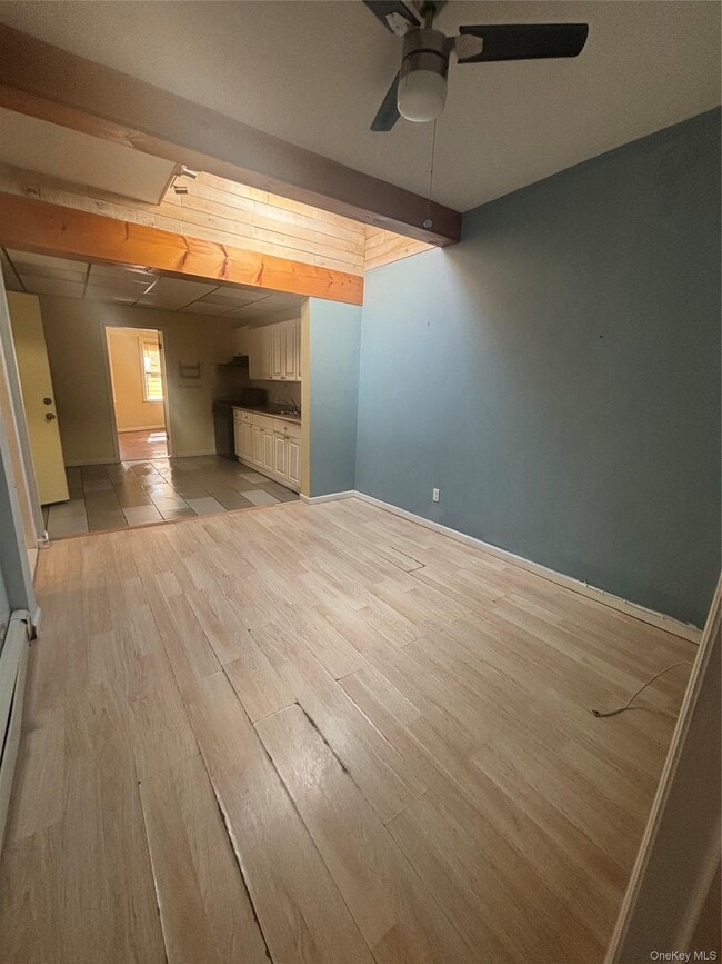 Photo - 139 New Hyde Park Rd Unidad 145