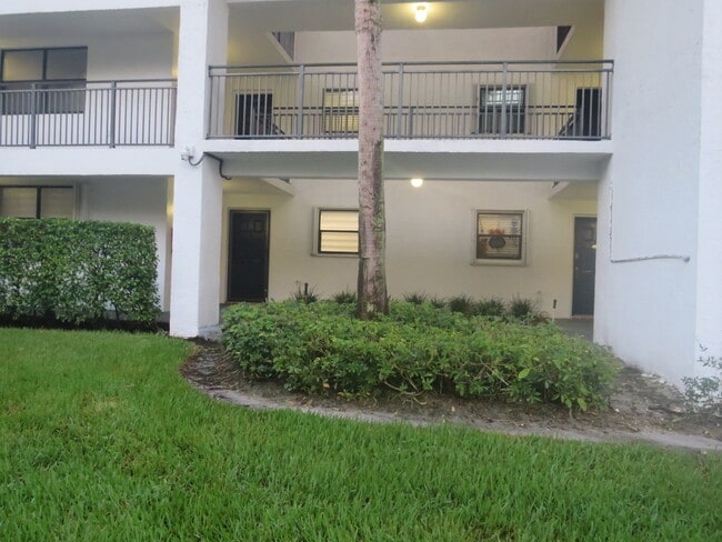 Photo - 16091 Blatt Blvd Unidad 111