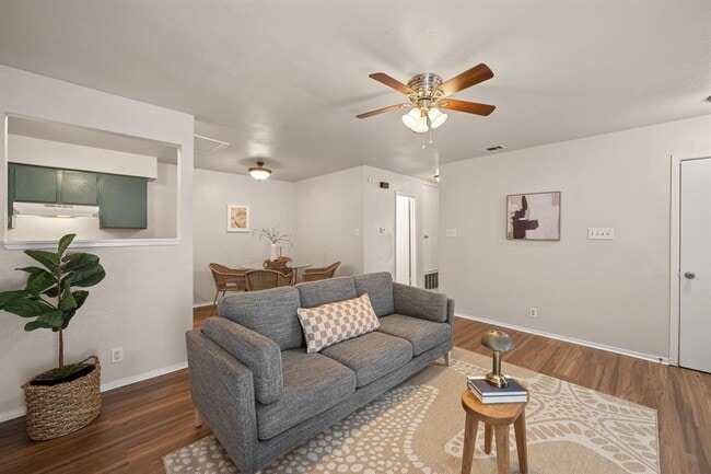 Photo - 703 Country Aire Dr