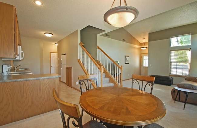 Photo - 140 Bridgewater Trl