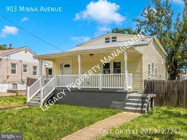 903 Minna Ave