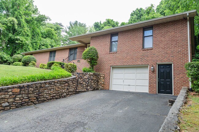 Photo - New Listing!