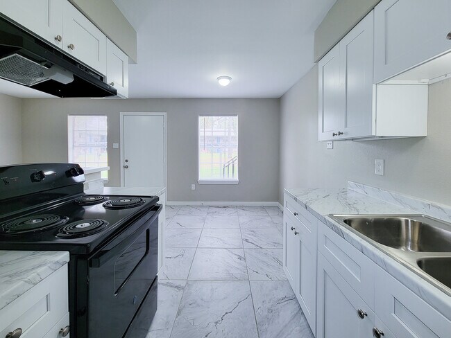 Courtyard Park Apartments