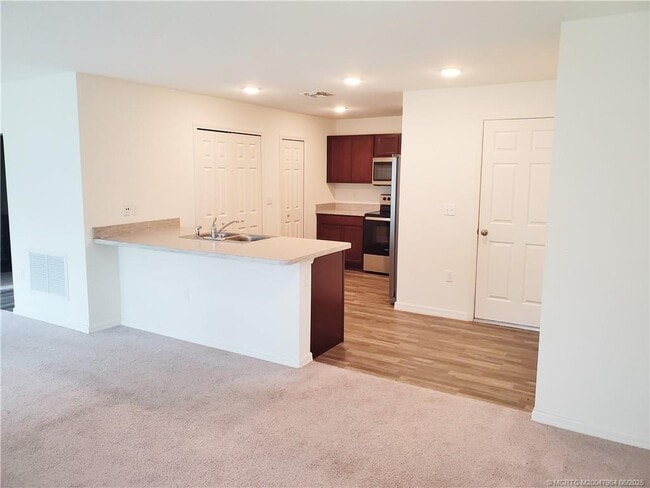 Building Photo - 3150 SW Centamino St Rental
