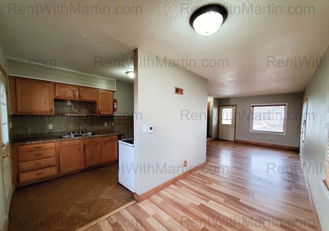 Photo - 1112-1114 Byron Ave Unidad 1114