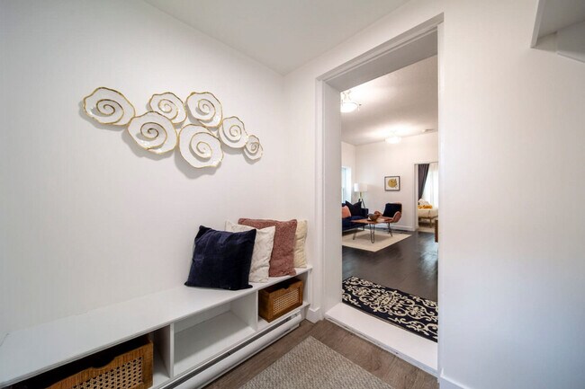 Photo - 11333-11389 89 St NW Unit ID1308647P