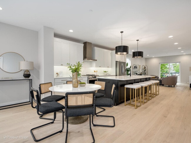 Photo - 1631 N Lawndale Ave Unit 1N