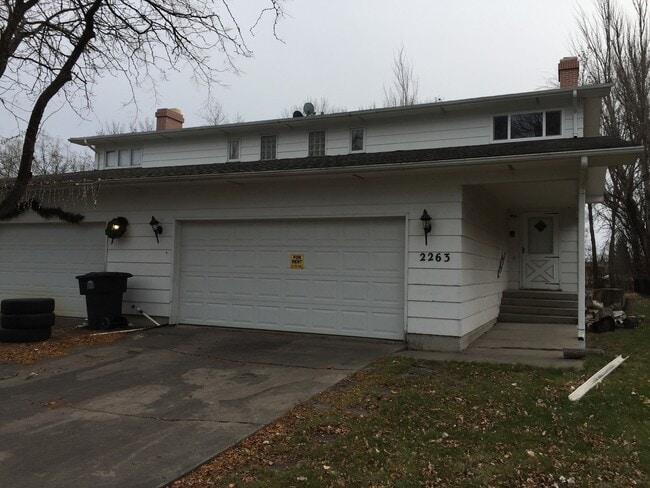 Springbrook Duplex - Springbrook Duplex Apartment Unit 2263