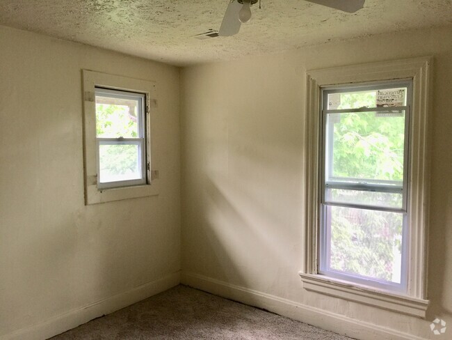 Building Photo - 294 W Church St Unit 1/2 Rental