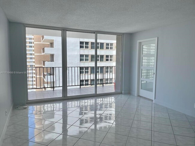 Photo - 2030 S Ocean Dr Unidad 1205 Rental