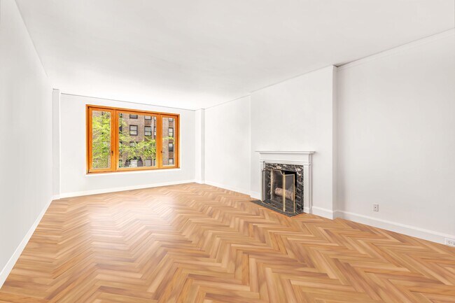 Photo - 333 E 57th St