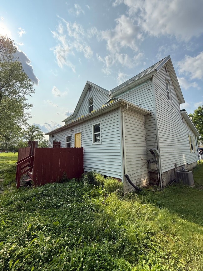 Photo - 26 E 1st St