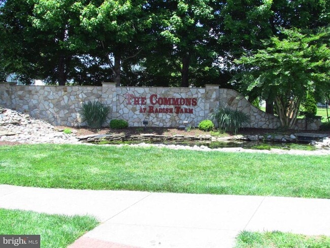Photo - 206 W Bourne Way