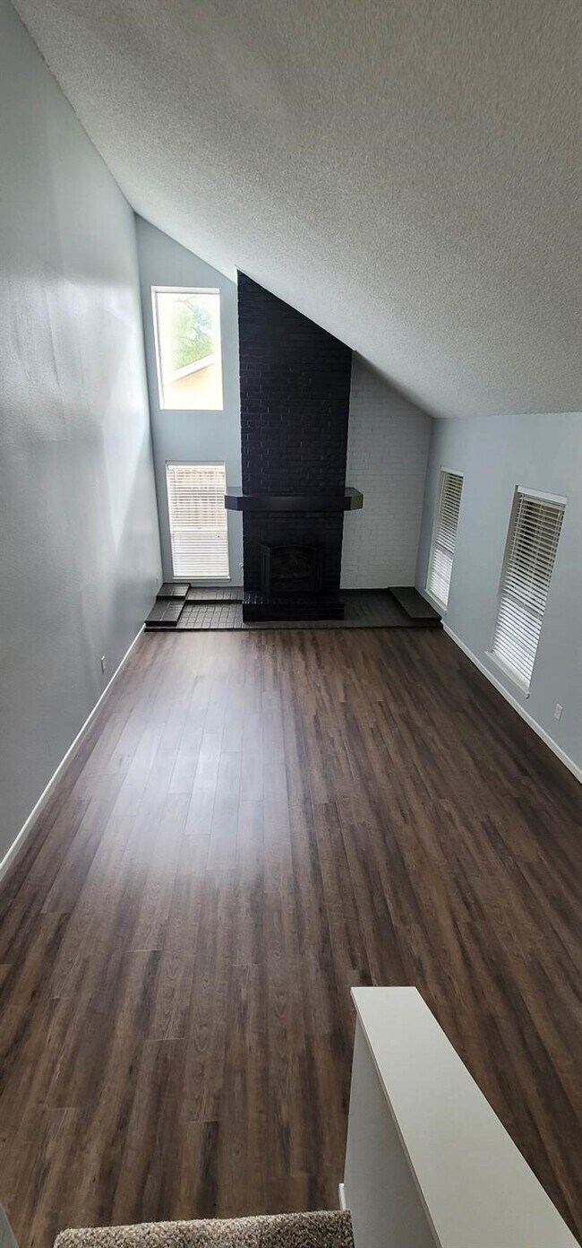Photo - 9614 Charter Ridge Dr