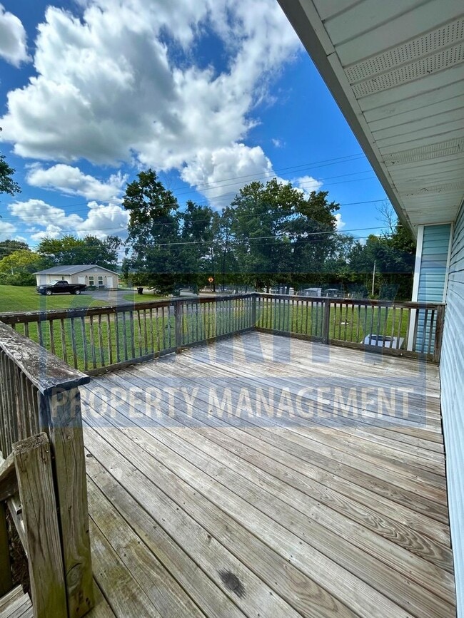 Photo - ***221B Hughes Ave NW