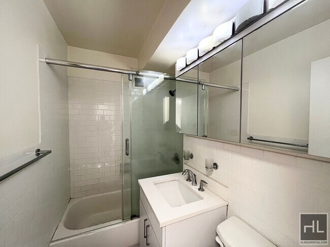 Photo - EAST 35 STREET Unit 9E