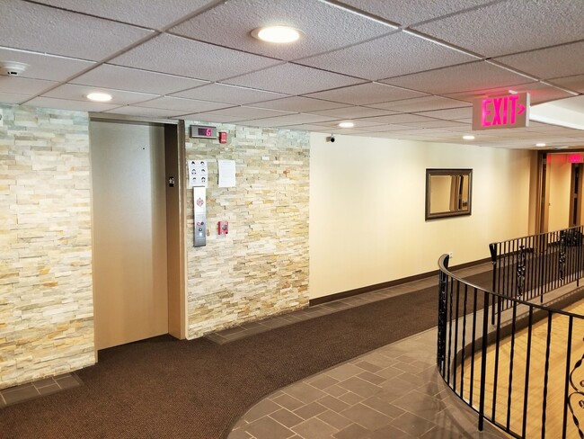 Photo - 400 Ascot Dr Unidad 2D