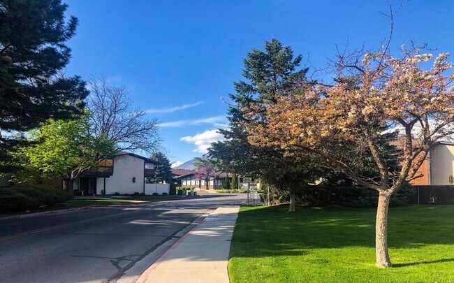 Photo - 175 Garden Park Dr