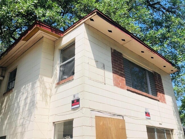 Building Photo - 402 Terry St Rental