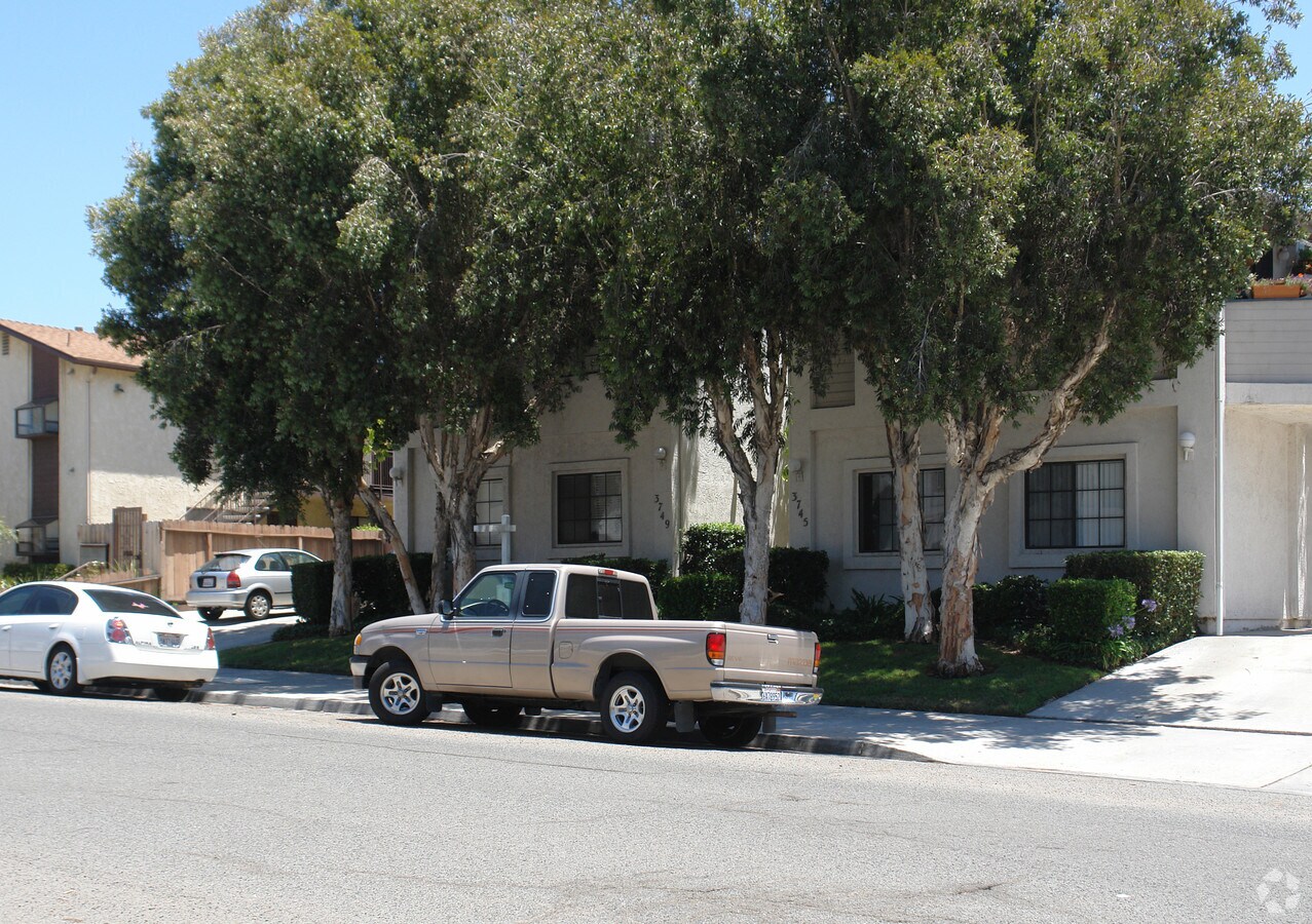 Photo - 3749 Grim Ave