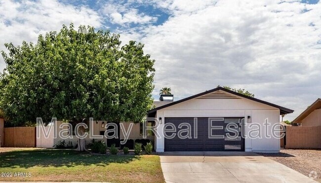 Building Photo - 409 N Arrowhead Dr Rental