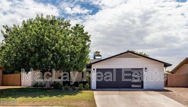 Photo - 409 N Arrowhead Dr House