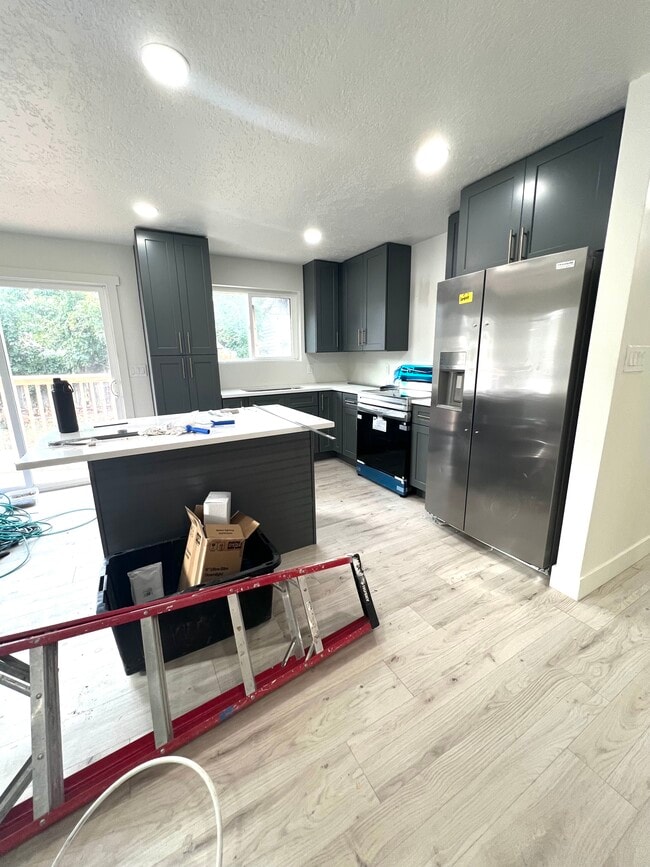 Building Photo - 7061 W 3800 S Rental