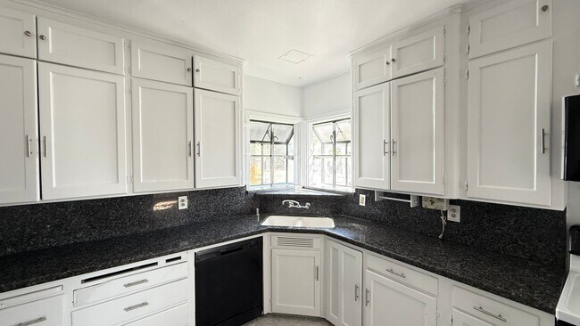 Photo - 3-Bedroom, 2-Bathroom Home in Roosevelt Ne...