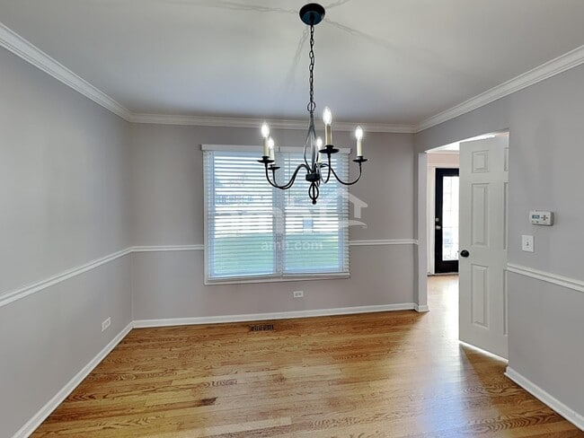 Photo - 411 Dover Ct N