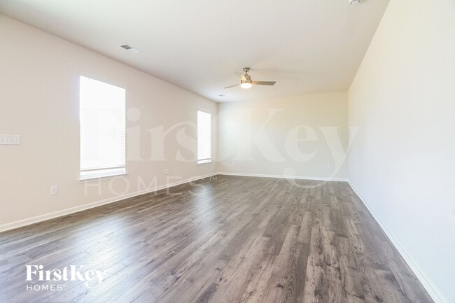 Photo - 804 Birchcrest Wy