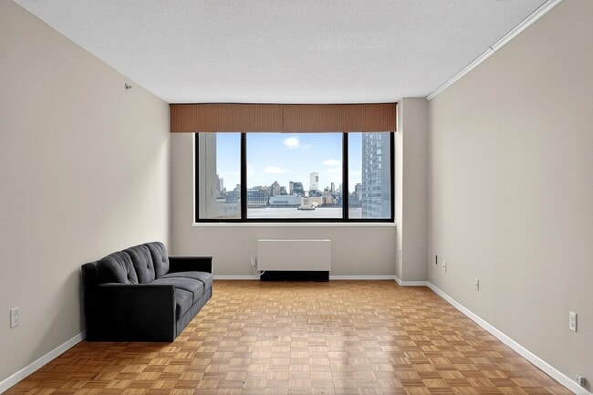 Photo - 45 River Dr S Unidad 1615