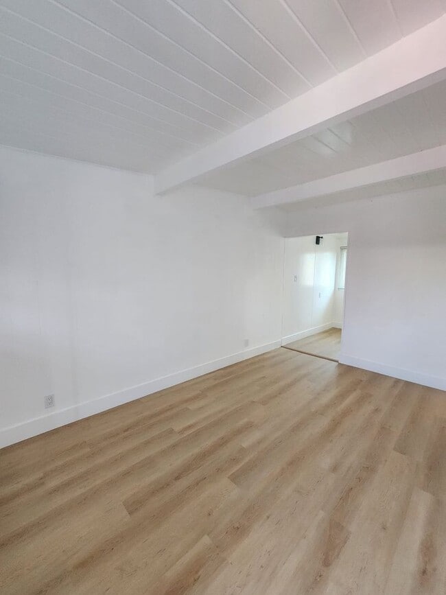 10508 S Inglewood Ave Unit 6