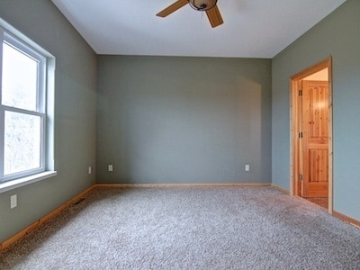 960 Parkland Dr